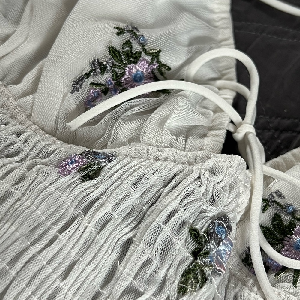 Adorable embroidered F21 spaghetti tie strap bralette top. Size S. - Picture 4 of 9